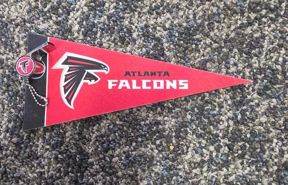 Atlanta Falcons Mini Pennant And Whistle Keychain Set